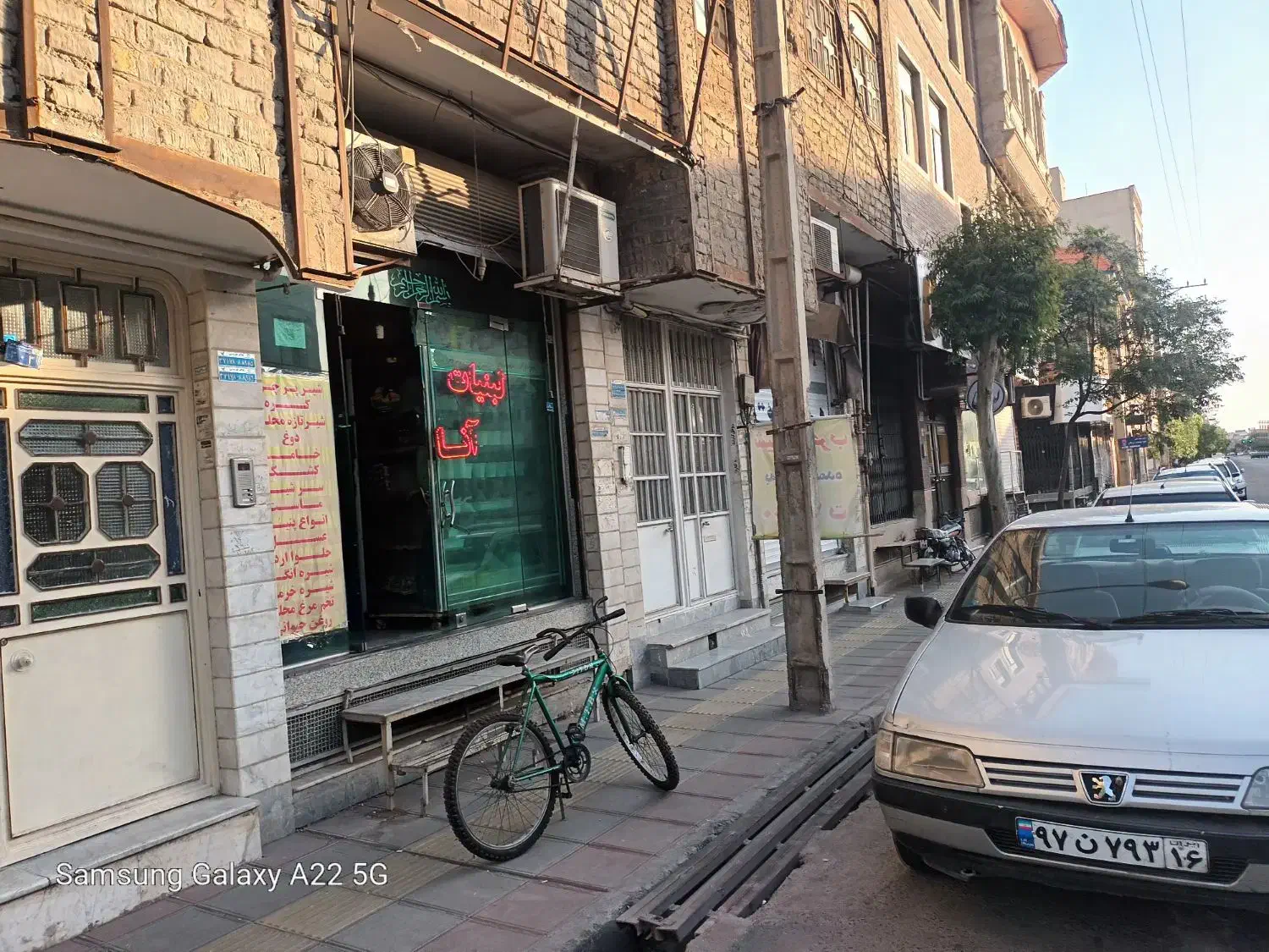 معازه بر خیابان ملگ اشتر کمی مانده به جمهوری|اجارهٔ مغازه و غرفه|قم, باغ شریفی|دیوار