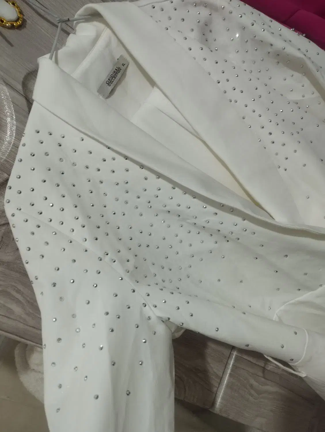 لباس مجلسی|لباس|پاکدشت, حصار امیر|دیوار