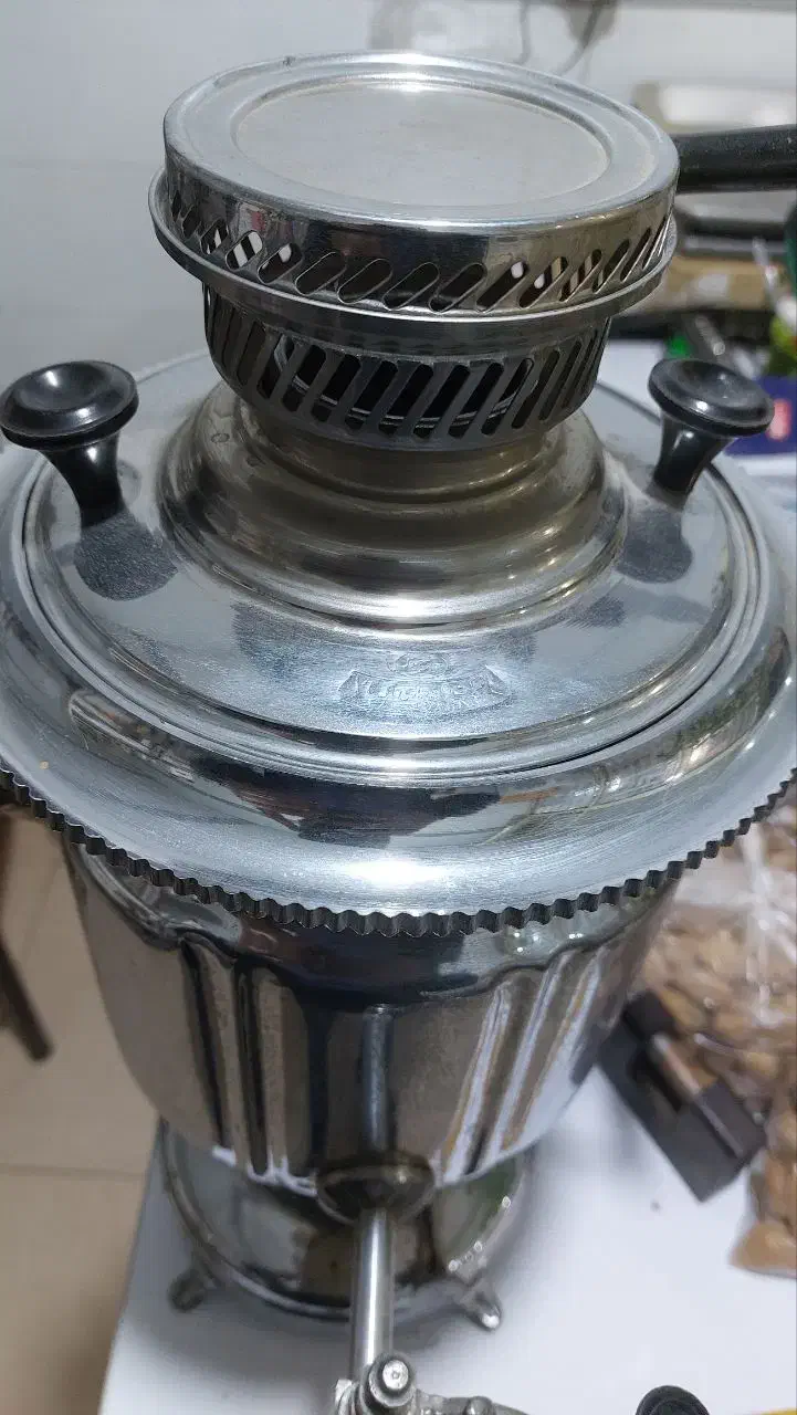 سماور نفتی قدیمی|سماور، چایساز، قهوهساز|گلپایگان, |دیوار