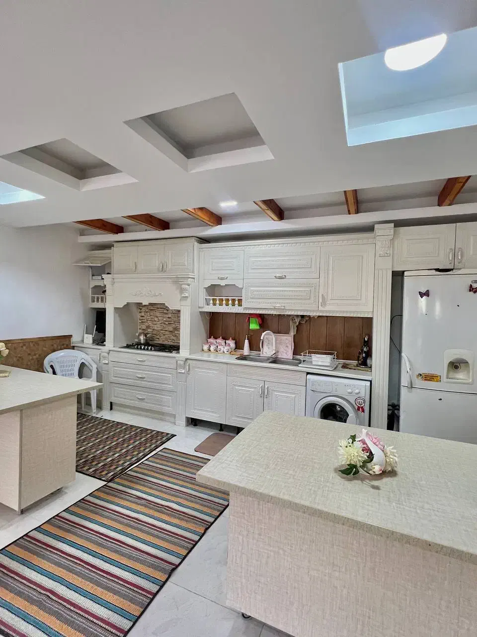 ویلاباغ ۴۰۰ متری نیم پیلوت/ استخردار/ مبله|فروش خانه و ویلا|رویان, |دیوار