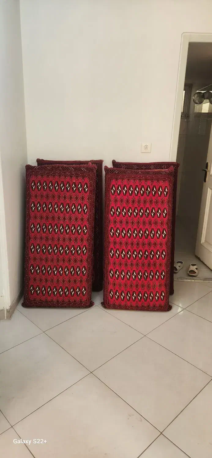 مخته|پشتی|اصفهان, سرچشمه|دیوار