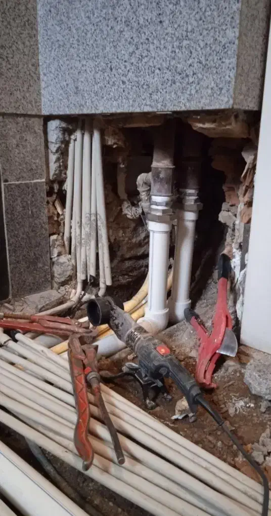 تاسیسات ، لوله کشی  رفع نم حمام و توالت و ایزوگام|خدمات پیشه و مهارت|فردیس, فردیس|دیوار