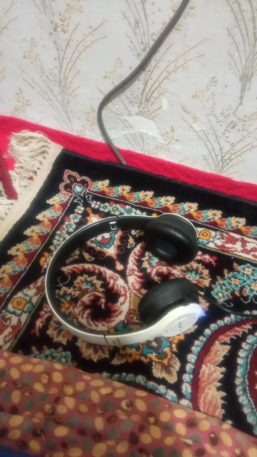 هدفون سفید خوب فروشی|لوازم جانبی موبایل و تبلت|مشهد, قائم|دیوار