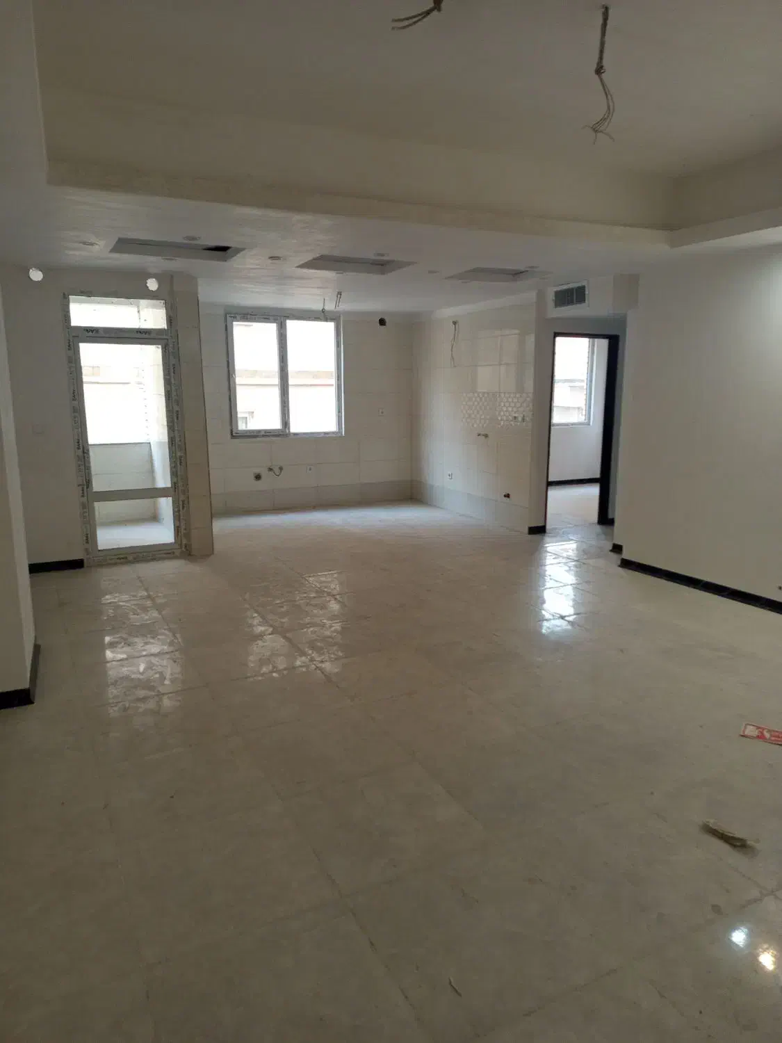 اجاره 90 متری کلید نخورده حق شناس (نه دی)