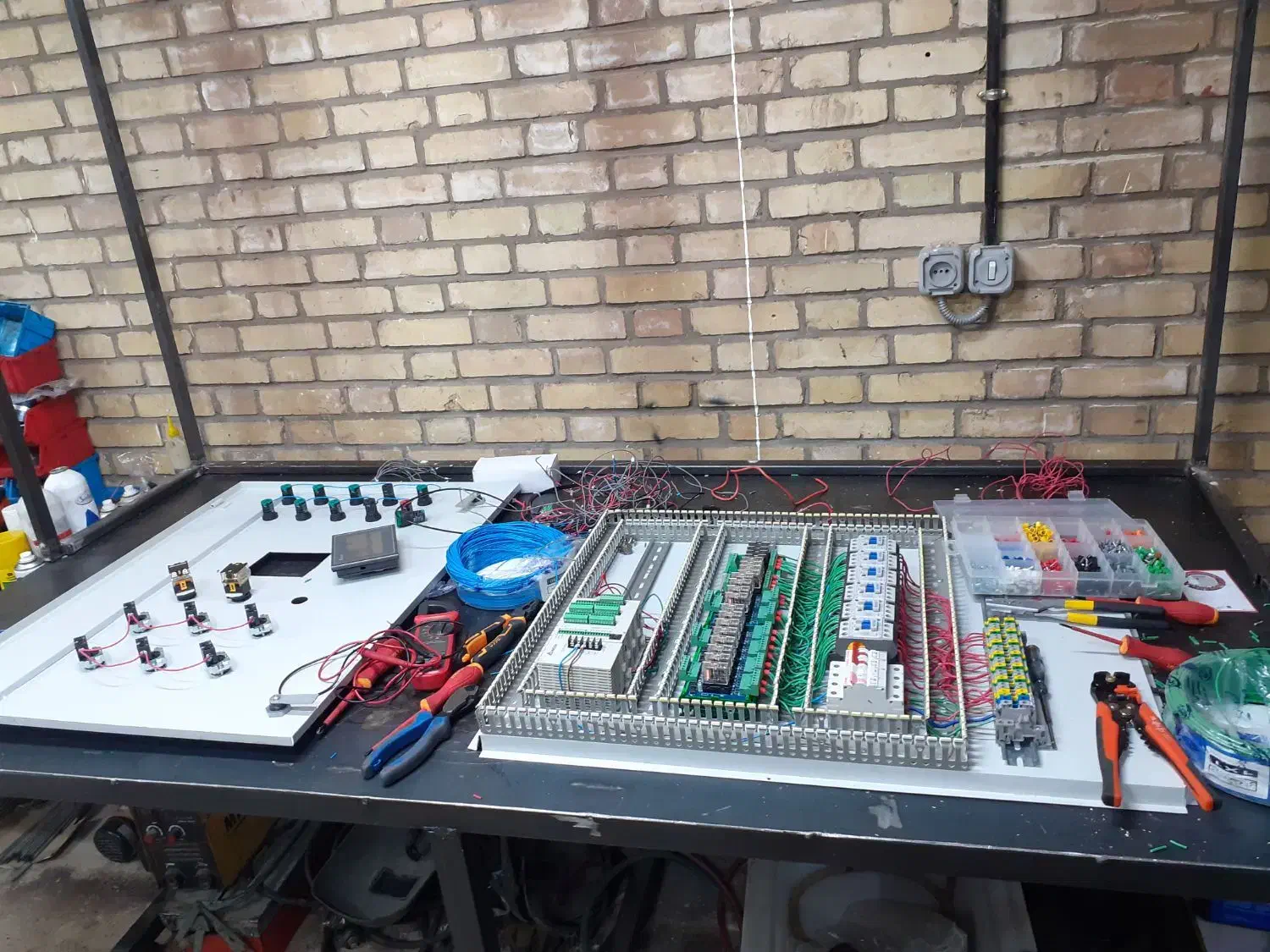 برقکار صنعتی  تابلو برق  ۳ فاز و تکفاز|خدمات پیشه و مهارت|مشهد, عیدگاه|دیوار