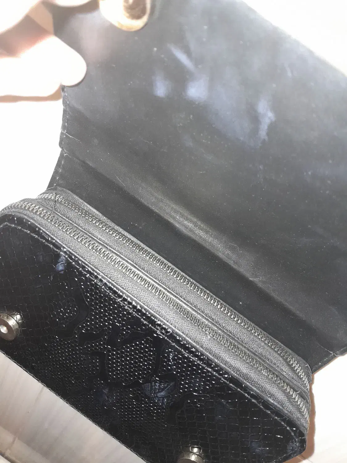 کیف ورنی|کیف، کفش، کمربند|بروجرد, |دیوار