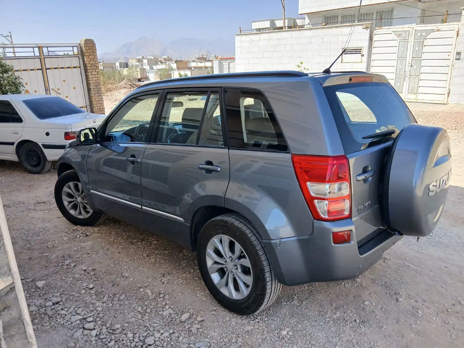 سوزوکی ویتارا مدل ۹۶ تمام فابریک (دنده ای)|خودرو سواری و وانت|شیراز, ارم|دیوار