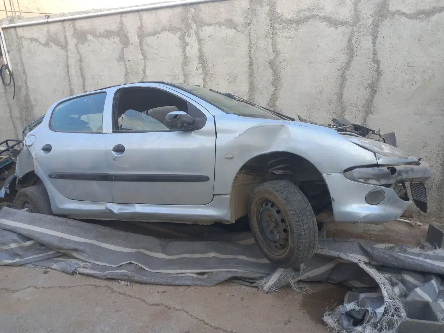 پژو ۲۰۶ تصادفی|خودرو سواری و وانت|اردل, |دیوار