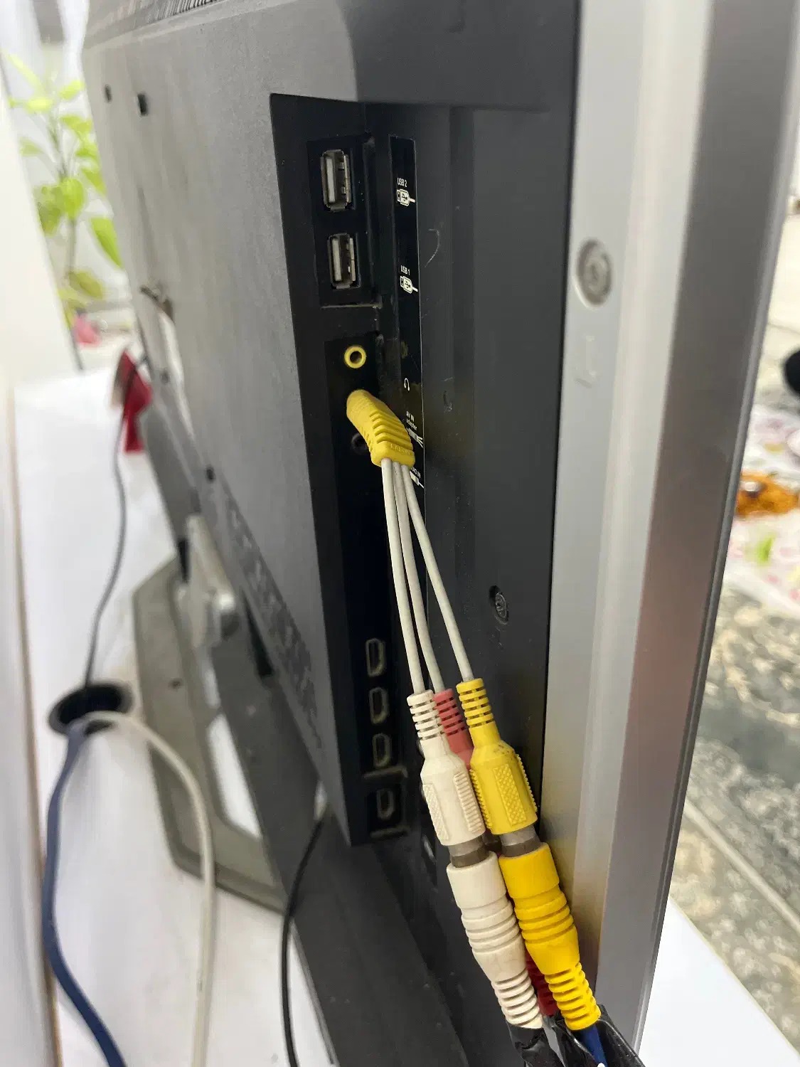 تلویزیون کارکرده ۴۲ اینچ|تلویزیون و پروژکتور|خشکبیجار, |دیوار