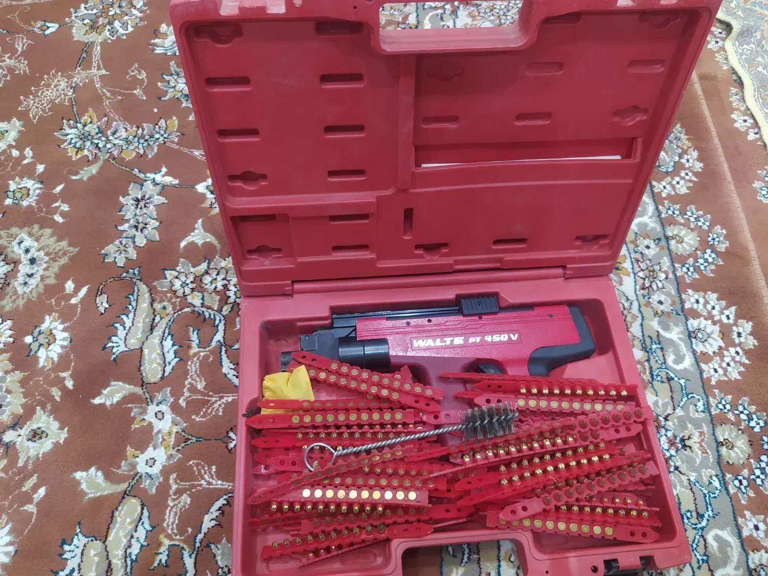 تفنگ میخکوب والتی اصلی همراه ۷۰۰عدد چاشنی|ماشین‌آلات صنعتی|بوکان, |دیوار