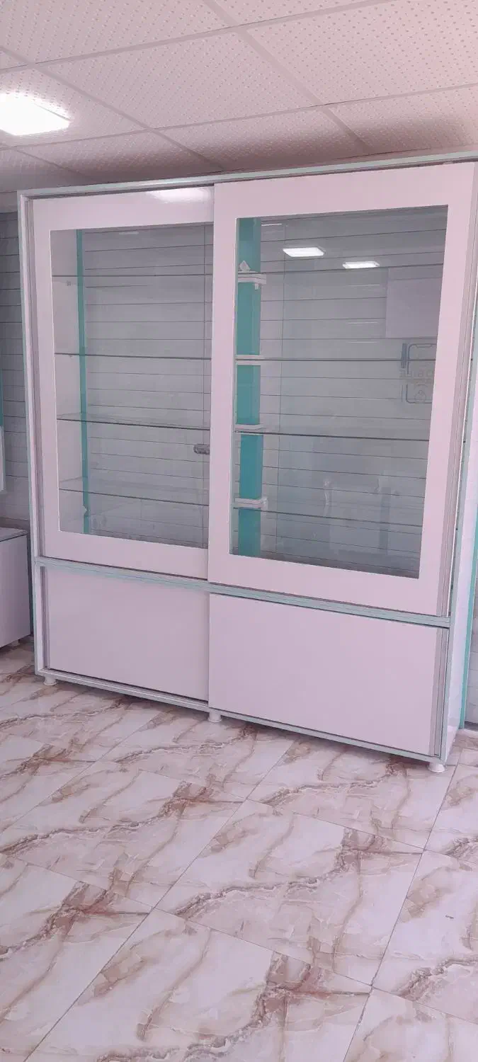 فروش ویترین و فقط حروف موبایل آرمان و لگو|فروشگاه و مغازه|صومعهسرا, |دیوار