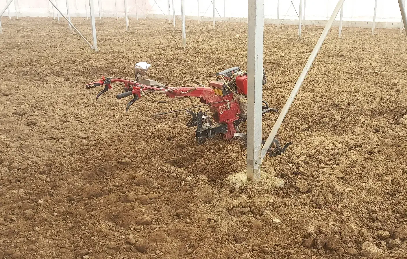 شخم زنی باغات|خدمات باغبانی و درختکاری|اصفهان, سرشبادران|دیوار