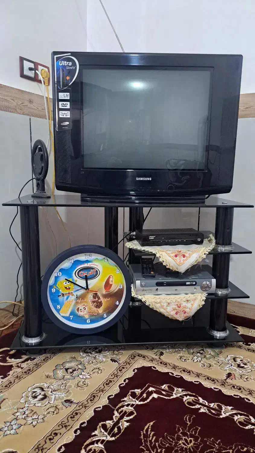 فروش تلویزیون سامسونگ ومیز تلویزیون|تلویزیون و پروژکتور|اسدآباد, |دیوار