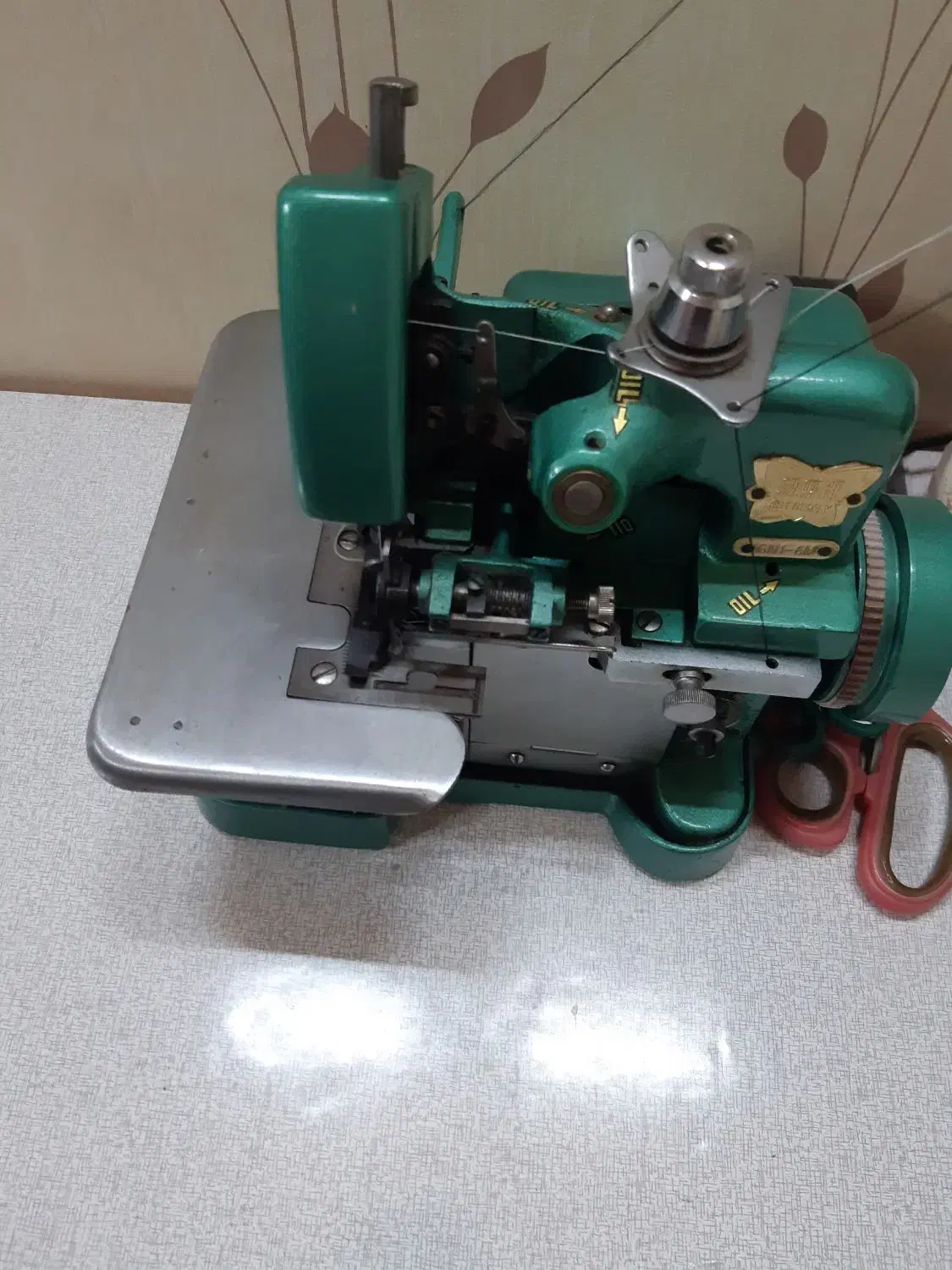 سر دوز پروانه با میز و با دو رنگ دوک|چرخ خیاطی و ریسندگی|محمودآباد, |دیوار