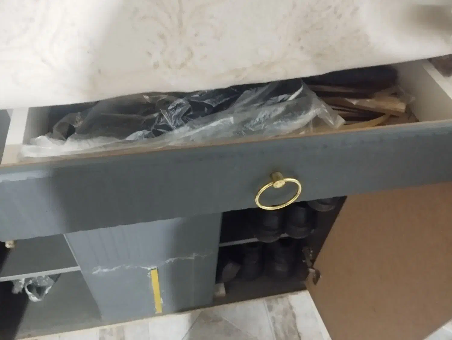 جاکفشی|جاکفشی، کمد، دراور|اصفهان, شیخ طوسی|دیوار