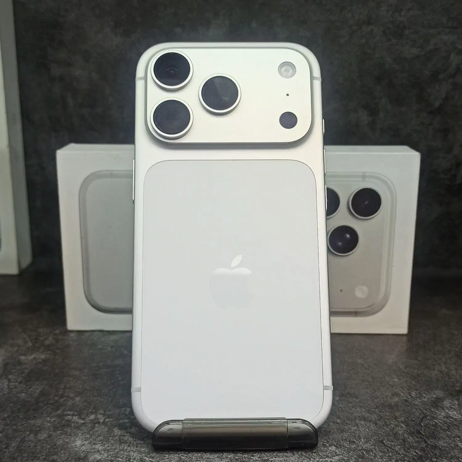 apple آیفون ۱۷ پرو سفید اقساطی با طرح های ویژه|موبایل|اصفهان, احمدآباد|دیوار