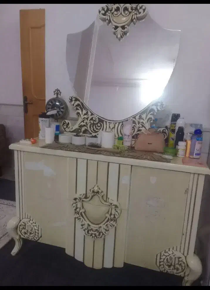 اینه|مبلمان خانگی و میز عسلی|قم, زند آباد|دیوار