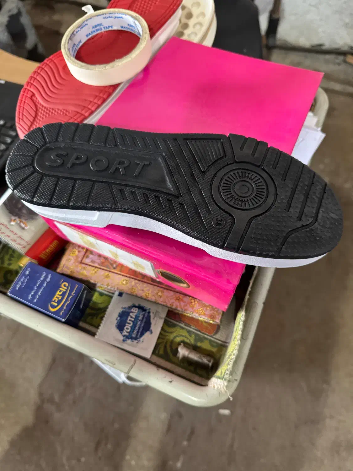 نیازمند نقاش ماهر،بسته بندی زیره کفش|استخدام صنعتی، فنی، مهندسی|باسمنج, |دیوار