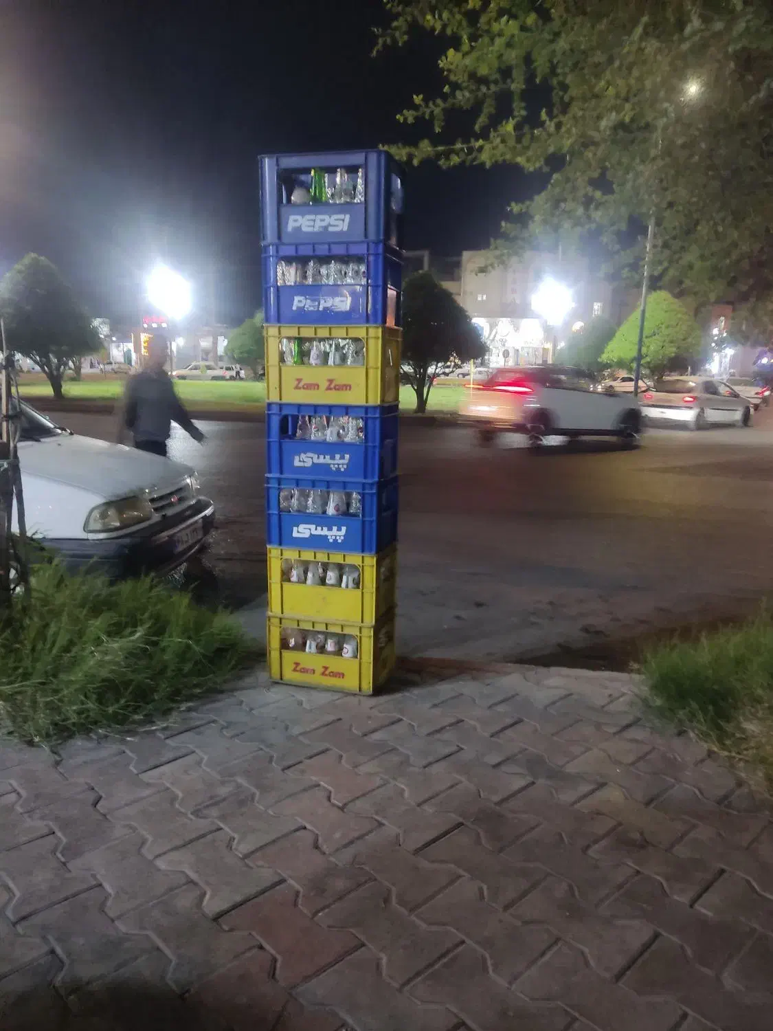 نیاز مند همکار آقا در ساندویچی|استخدام خدمات فروشگاه و رستوران|دزفول, |دیوار