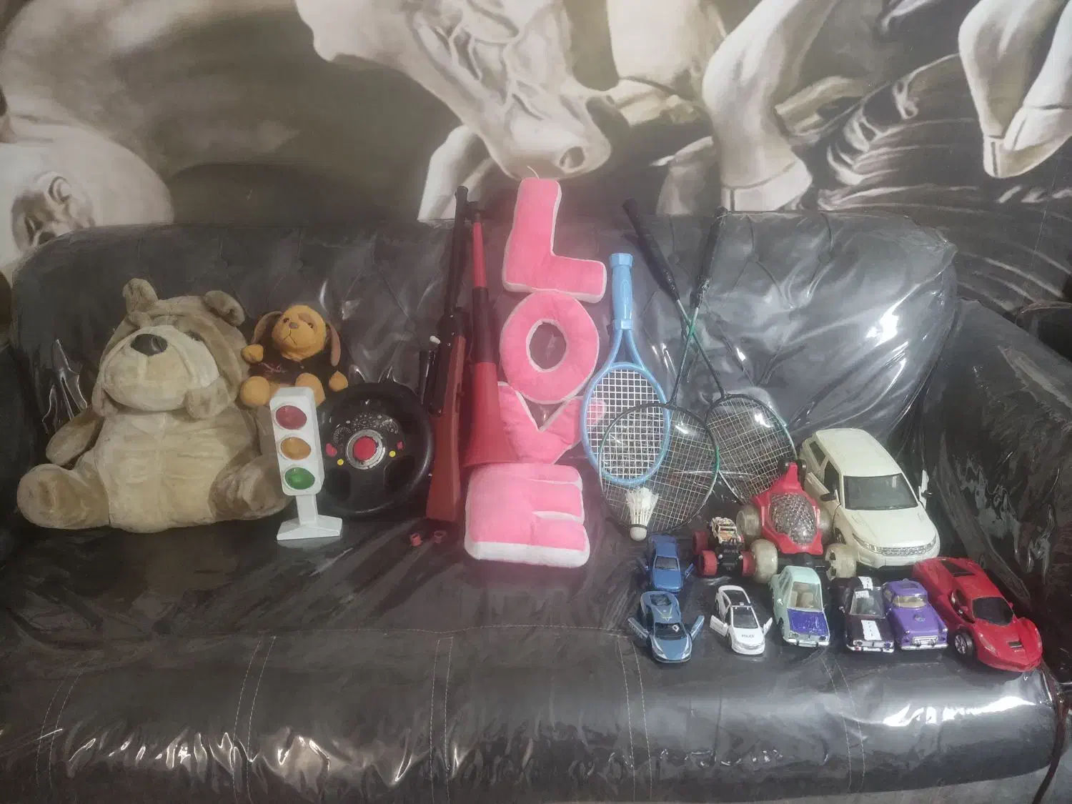 تعدادی عروسک واسباب بازی|اسباب‌‌بازی|اهواز, کوی صادقیه|دیوار