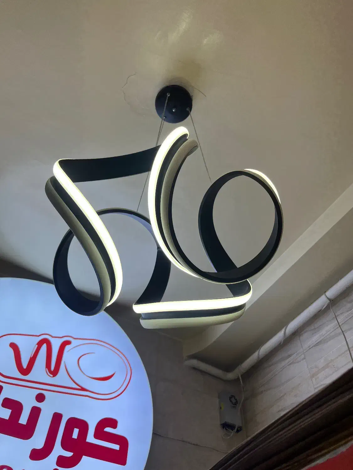 دو عدد لوستر|لوستر و چراغ آویز|ساوه, |دیوار