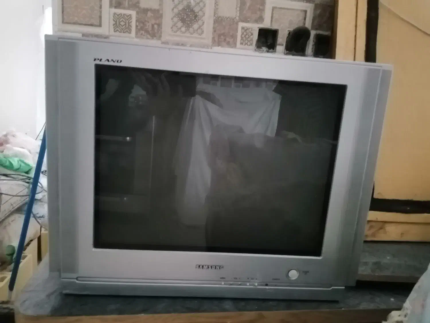 تلوزیون خارجی|تلویزیون و پروژکتور|کیار, |دیوار