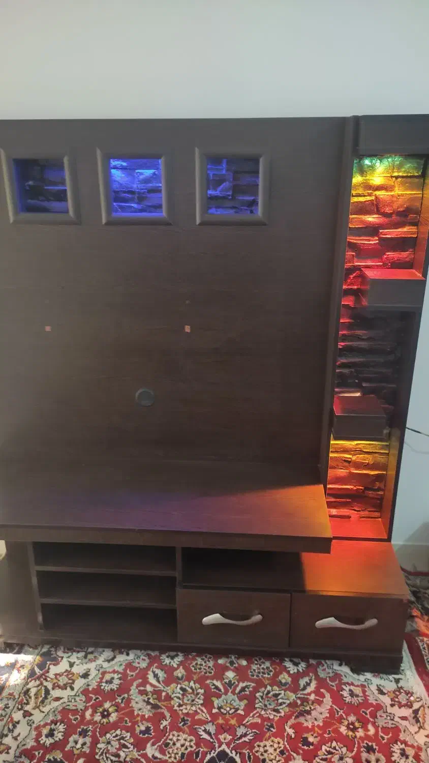 میز تلویزیون|میز تلویزیون|قم, مسجد امام حسن|دیوار