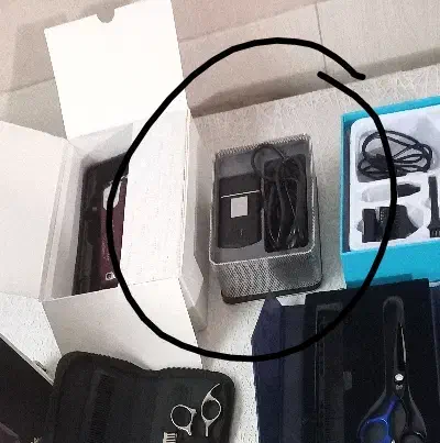 قیچی ارایشگری|آرایشگاه و سالنهای زیبایی|مشهد, کارمندان دوم|دیوار