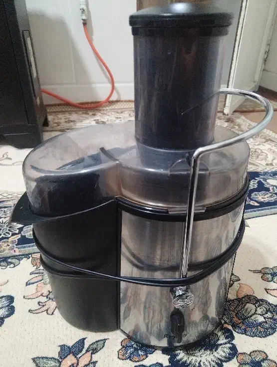 آبمیوه گیری|آبمیوهگیر و آبمرکباتگیر|قم, دروازه ری|دیوار