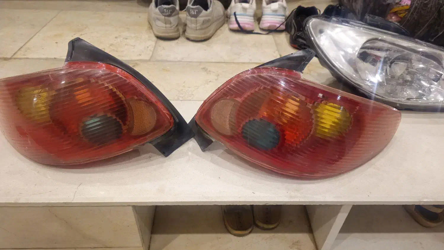 چراغ خطر ۲۰۶|قطعات یدکی و لوازم جانبی|کاشان, صنعت|دیوار