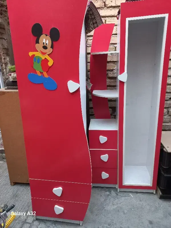 کمد بچه وبزرگ سال رنگ قرمز قشنگ|جاکفشی، کمد، دراور|ورامین, ورامین|دیوار