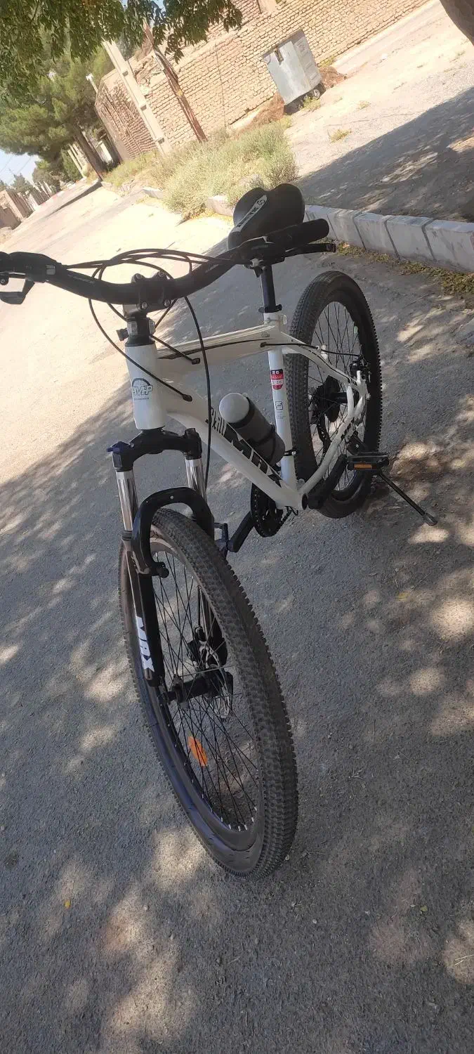 دوچرخه|دوچرخه، اسکیت، اسکوتر|قائن, |دیوار