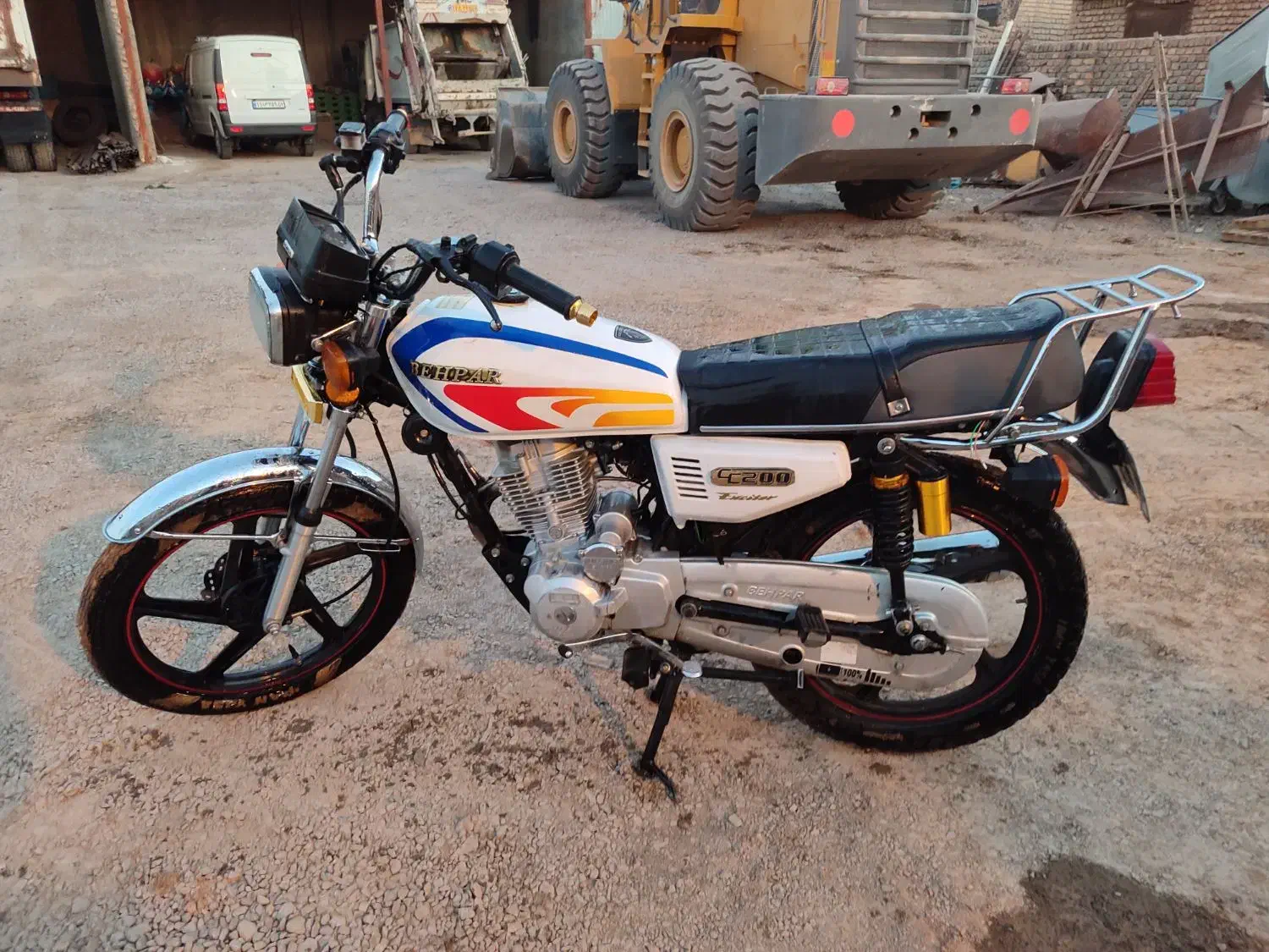 موتور هندا|موتورسیکلت|قائن, |دیوار