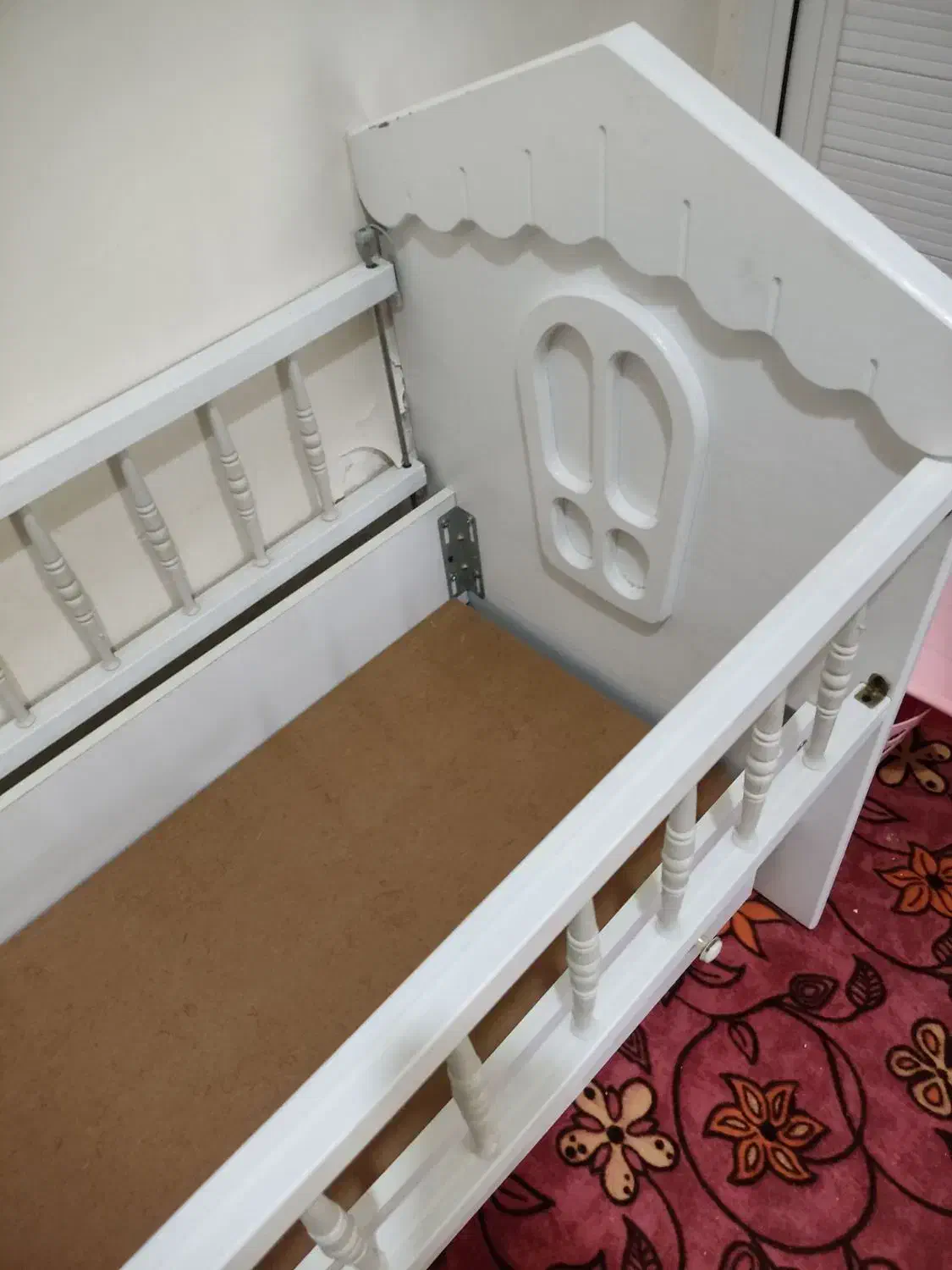 تخت نوزاد کودک همراه تشک|تخت و صندلی بچه|باغستان, |دیوار