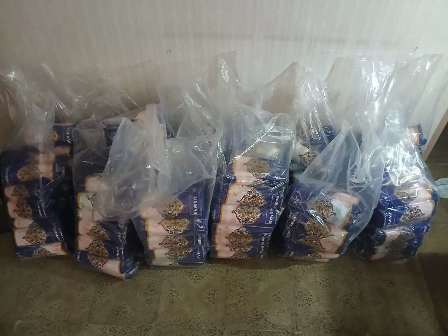 تولید و پخش سفره های یکبار مصرف|ظروف نگهدارنده، پلاستیکی، یک‌بارمصرف|شهریار, کردزار|دیوار