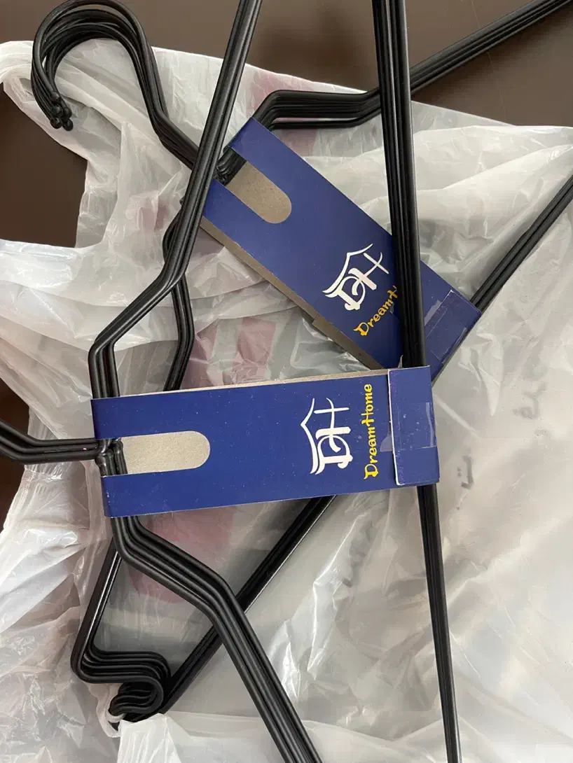 چوب لباسی مشکی شیک|بندرخت و رخت‌آویز|لنگرود, |دیوار