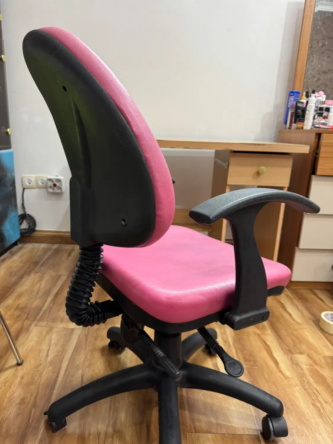 صندلی|صندلی و نیمکت|زاهدان, |دیوار