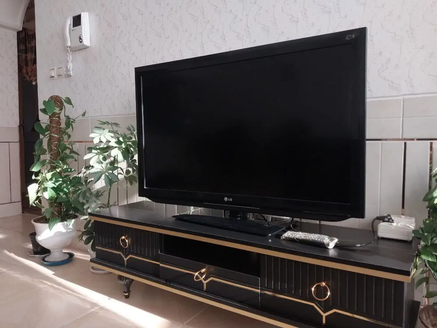 تلویزیون LCD مارک LG|تلویزیون و پروژکتور|مبارکه, |دیوار