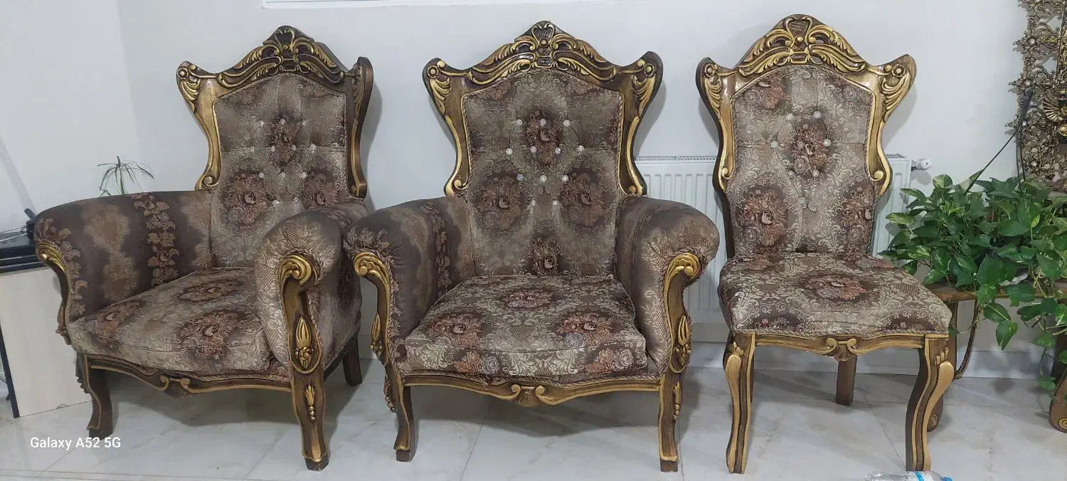 مبل استیل ۹ نفره در حد نو|مبلمان خانگی و میز عسلی|شاهین‌شهر, امام حسین|دیوار