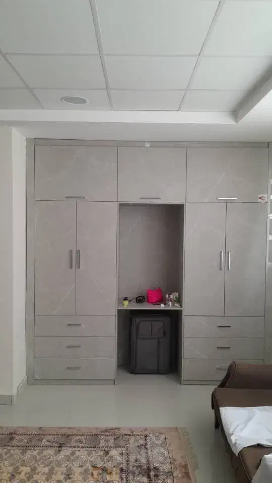 نصاب کابینت کمد دیوار و پارتیشن|خدمات پیشه و مهارت|فین, |دیوار