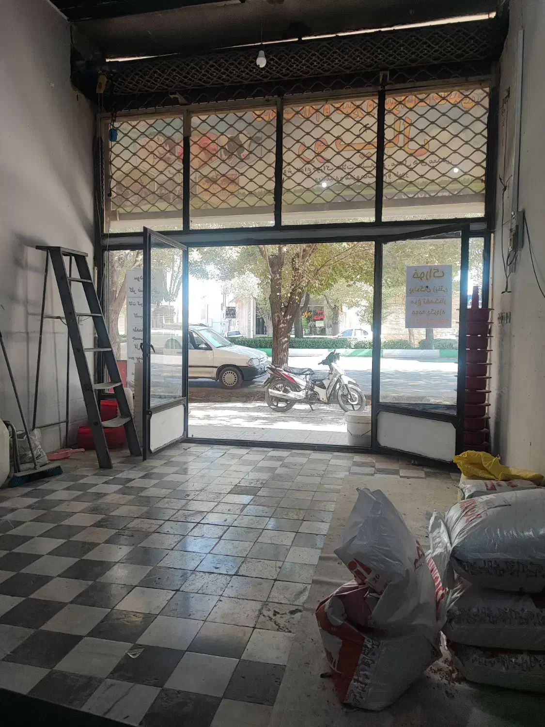 واگذاری فروشگاه خوراک دام و طیور|اجارهٔ مغازه و غرفه|شهرضا, |دیوار