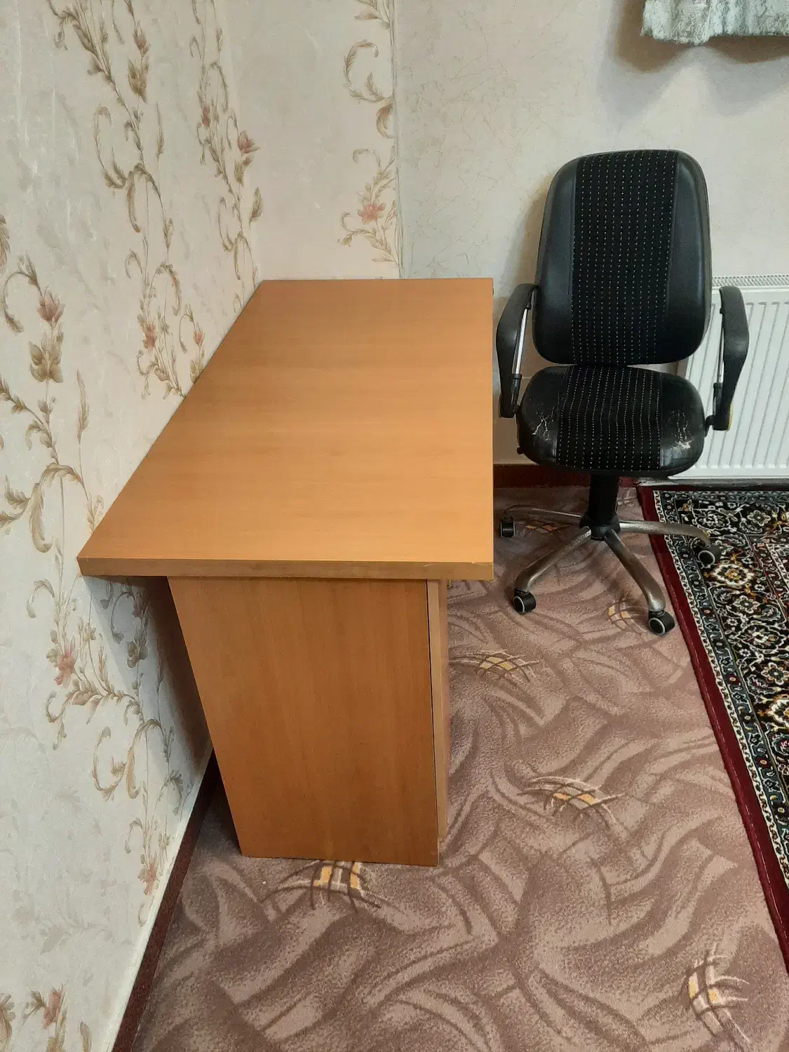 میزکامپیوتر و صندلی گردون درحد نو|میز تحریر و کامپیوتر|اردبیل, |دیوار