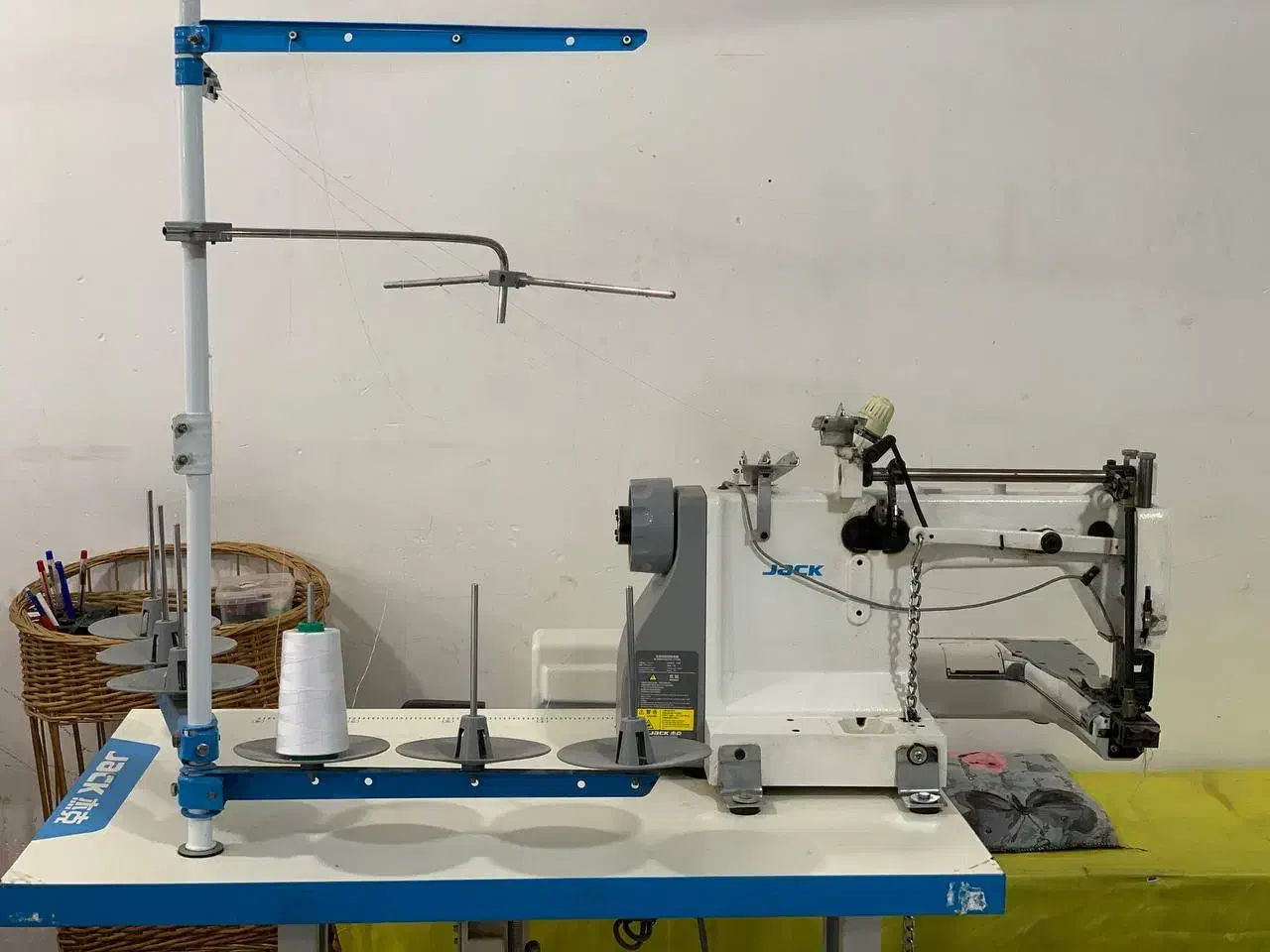 چرخ کابویی سه سوزن ظریف دوز جک|چرخ خیاطی و ریسندگی|مشهد, شهید شهریاری|دیوار