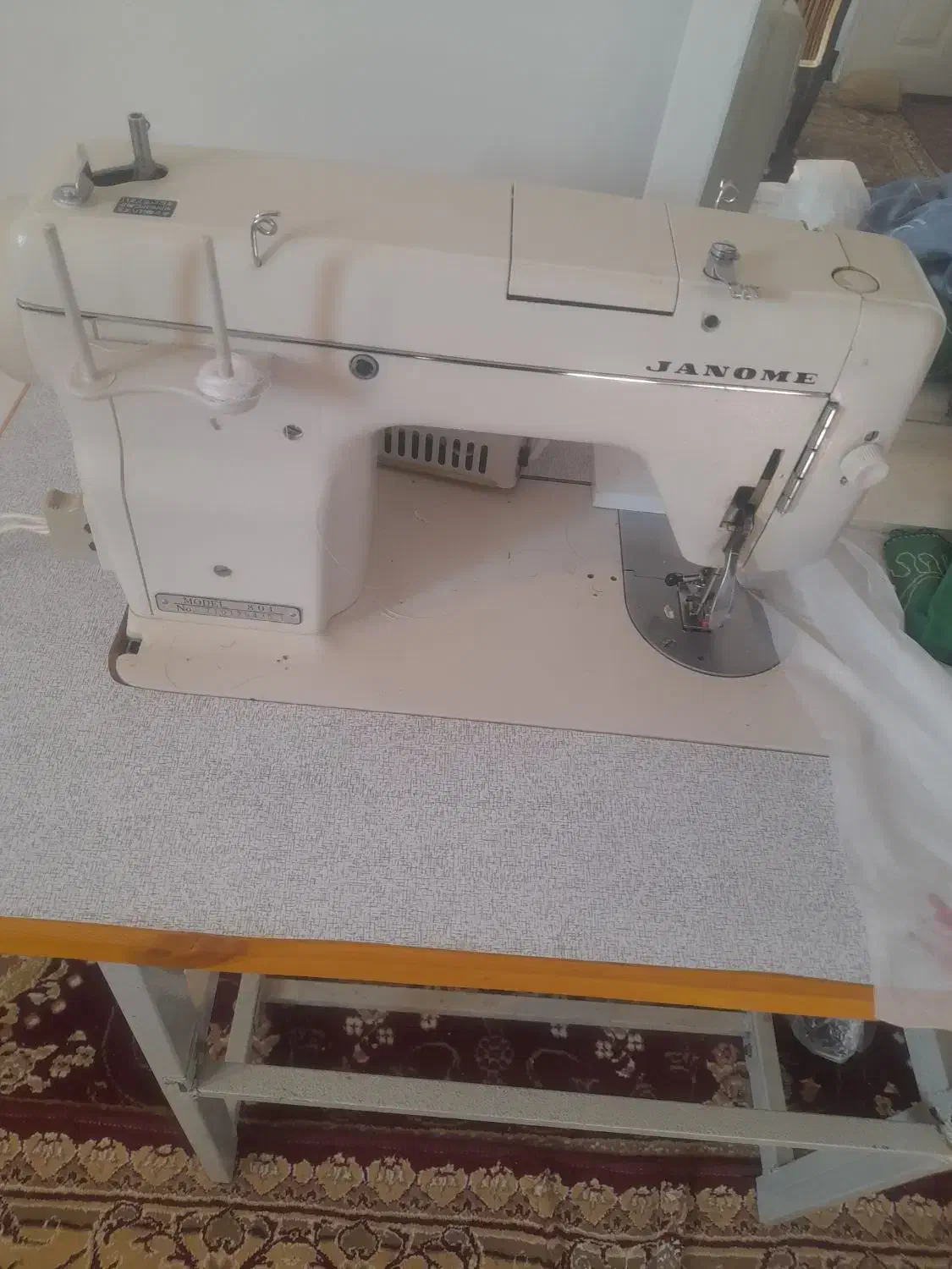 چرخ خیاطی ژانومه ۸۰۱|فعالیت داوطلبانه|رزن, |دیوار