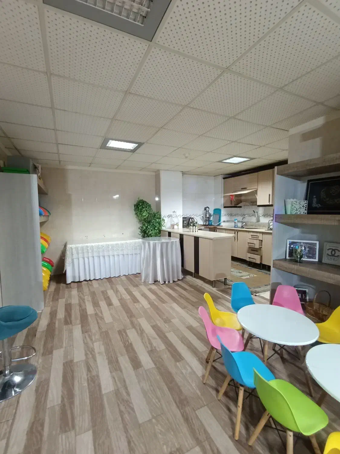 سالن تولد|خدمات پذیرایی، مراسم|ارومیه, |دیوار