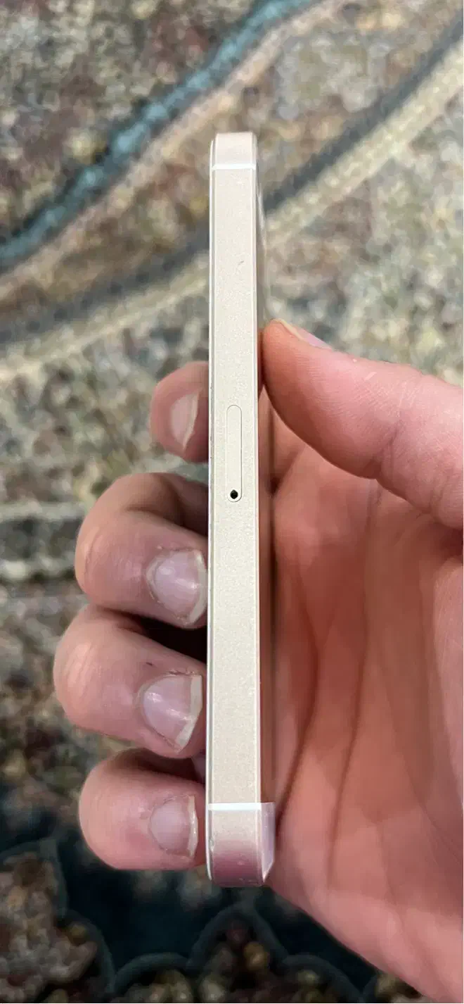 ایفون se 2016|موبایل|سبزوار, قائم|دیوار