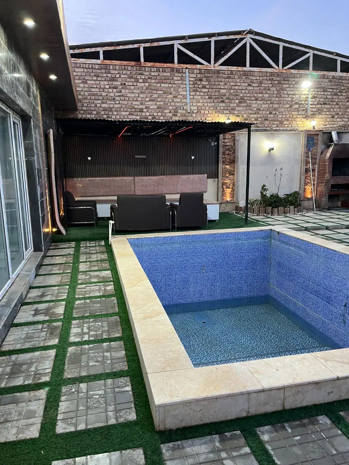 اجاره ویلا استخر دار|اجارهٔ کوتاهمدت ویلا و باغ|قزوین, |دیوار