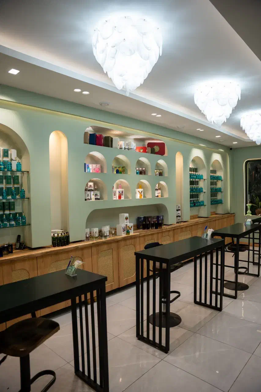 فروشنده اشنایی نسبی به عطر یا بدون سابقه|استخدام بازاریابی و فروش|تهران, یوسفآباد|دیوار