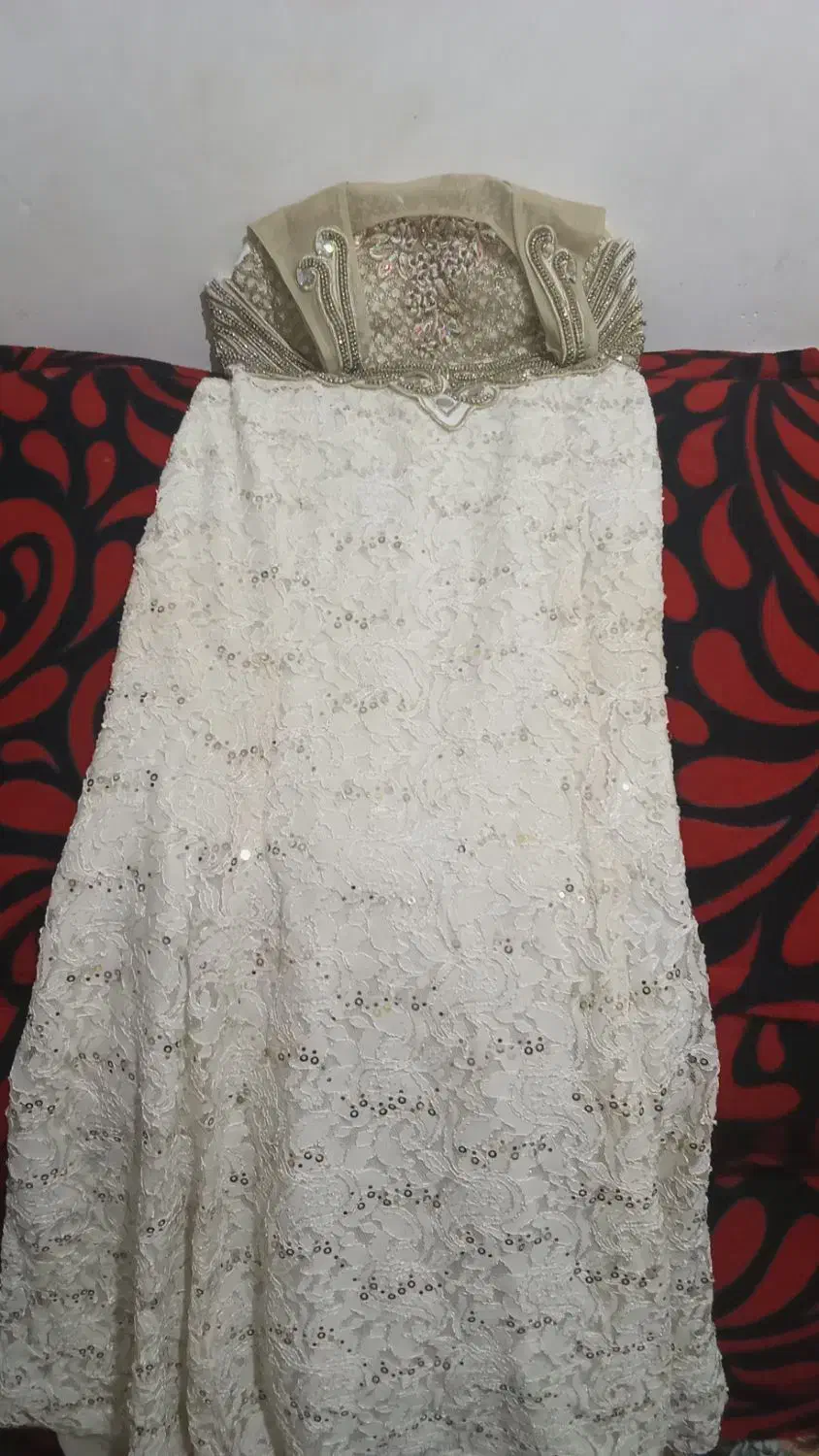 لباس مجلسی|لباس|قم, شهر قائم|دیوار