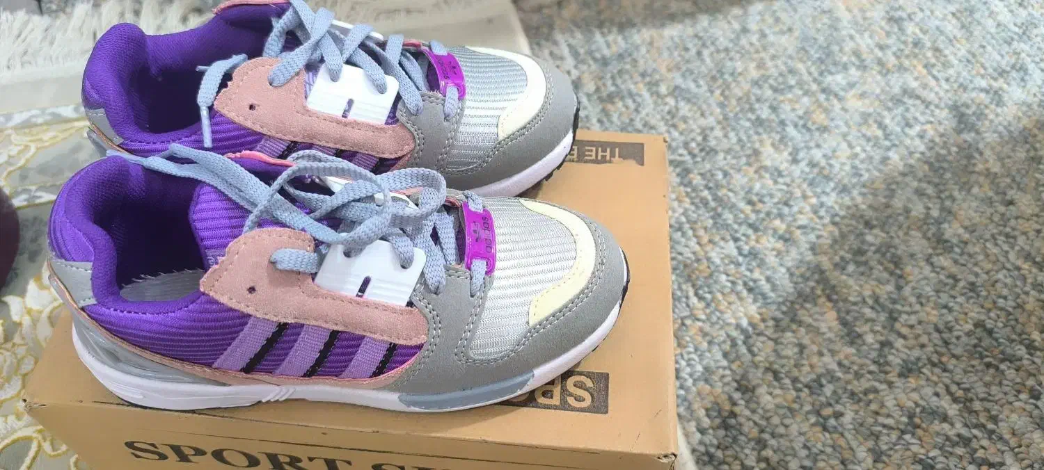 کفش نو|کیف، کفش، کمربند|بندر گناوه, |دیوار